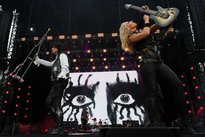 Alice Cooper Announces Nita Strauss is Back With the Band for 2023