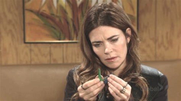 Amelia Heinle Admits To Swiping Victoria Newman Marriage Memento