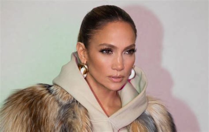ARTIST SNAPSHOT: Jennifer Lopez