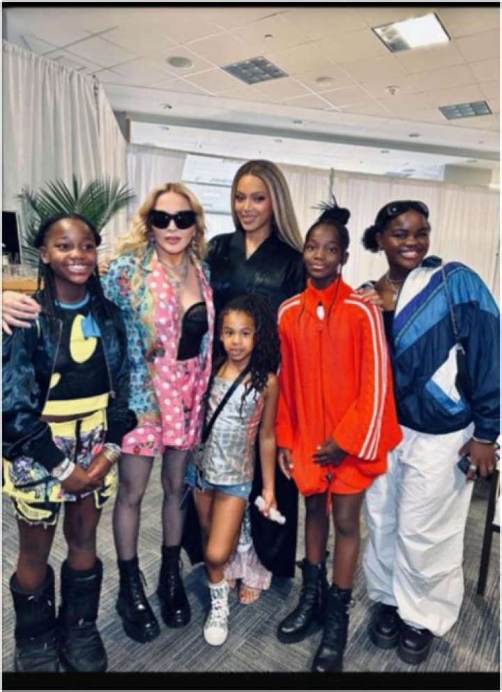 Can Beyoncé Do The Splits?