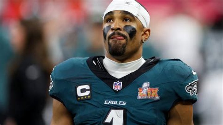 Eagles, QB Jalen Hurts Agree to Five-Year Extension – Celeb Secrets
