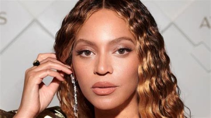 What Makeup Does Beyoncé Use?